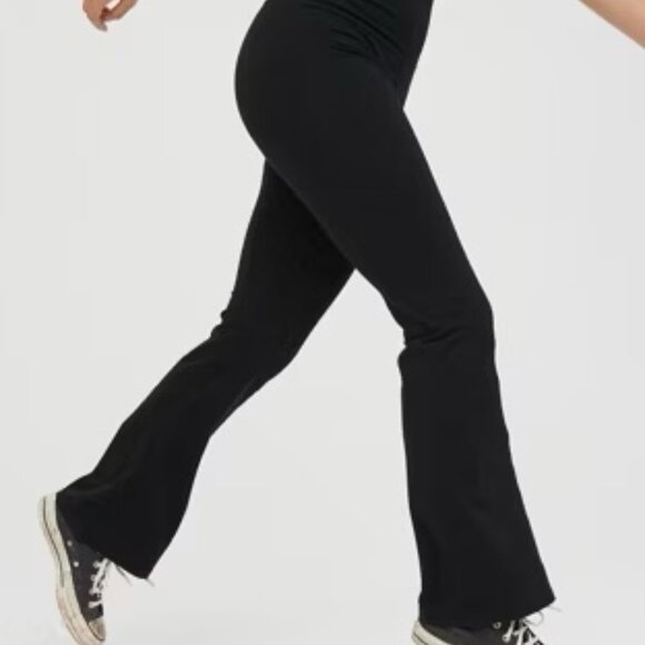 OFFLINE By Aerie OG High Waisted Flare Legging Black Size Small - Picture 1 of 3